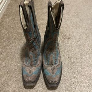 Beautiful Corral boots!
